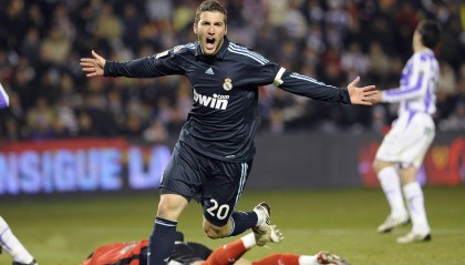 九游娱乐官方平台-世俱杯：现场直击比赛氛围与观众反应，世俱杯 赛制