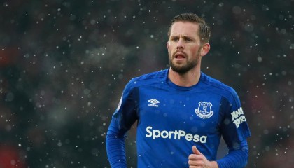 九游体育网页版-顶级中锋在挡拆战术中的使用方式，中锋挡拆顺下技巧